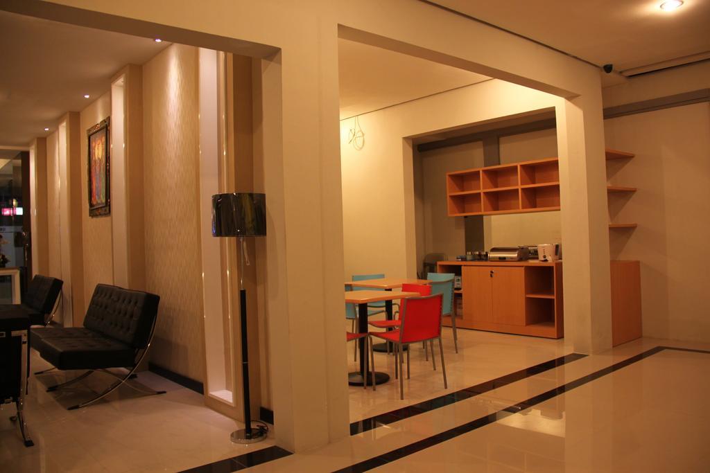Swk 95 Hotel Surabaja Zewnętrze zdjęcie