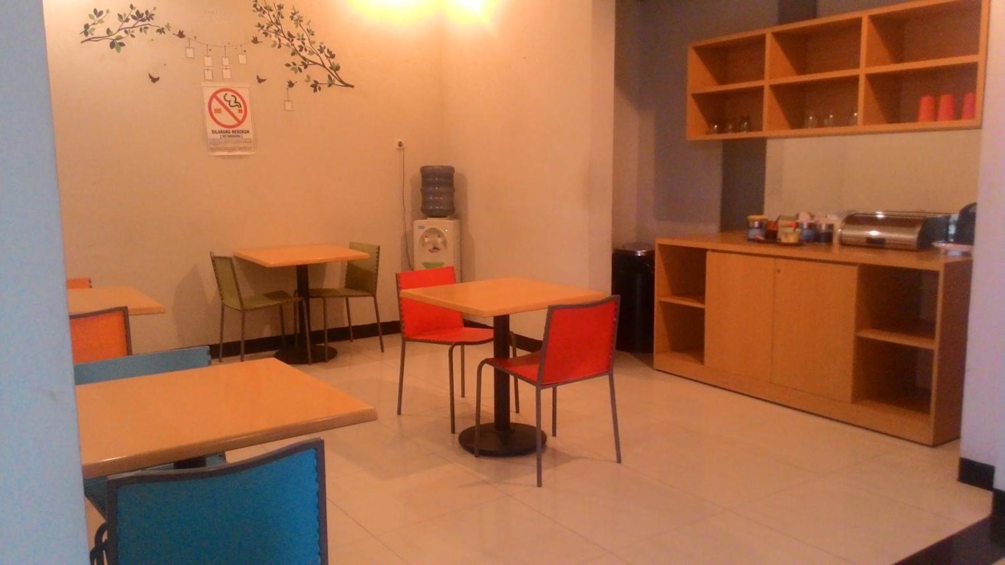 Swk 95 Hotel Surabaja Zewnętrze zdjęcie