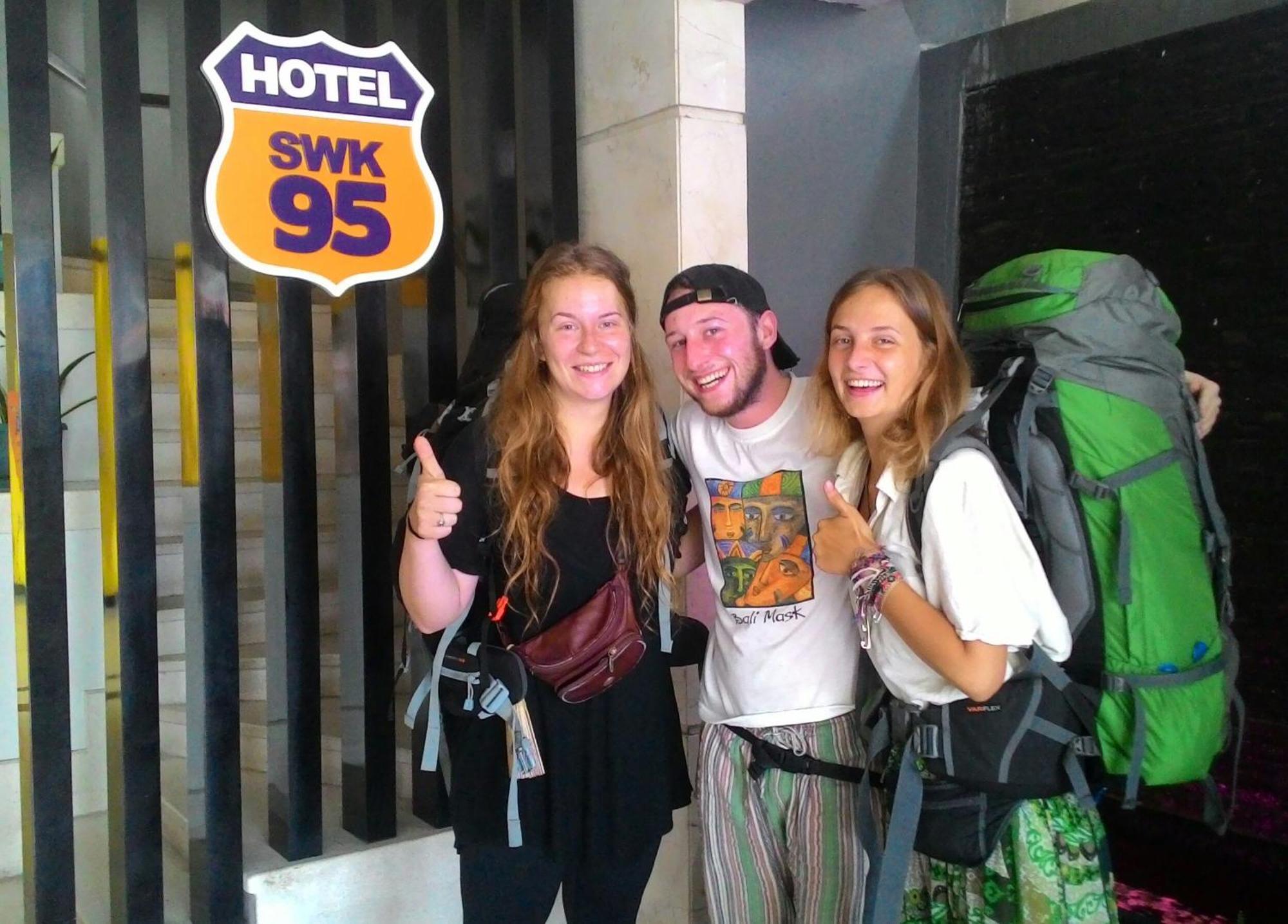 Swk 95 Hotel Surabaja Zewnętrze zdjęcie