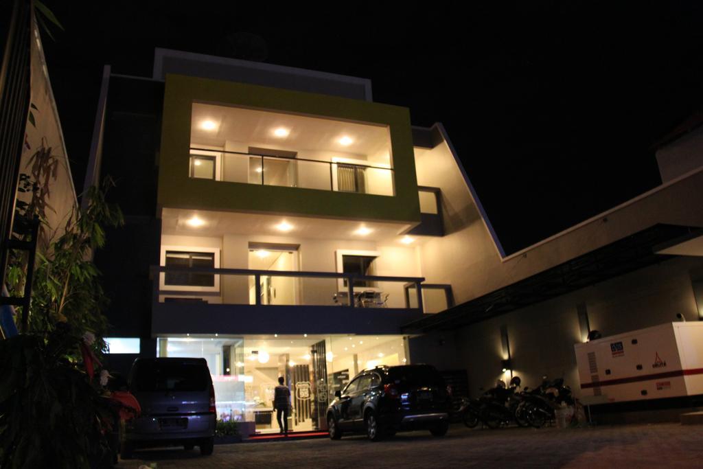 Swk 95 Hotel Surabaja Zewnętrze zdjęcie