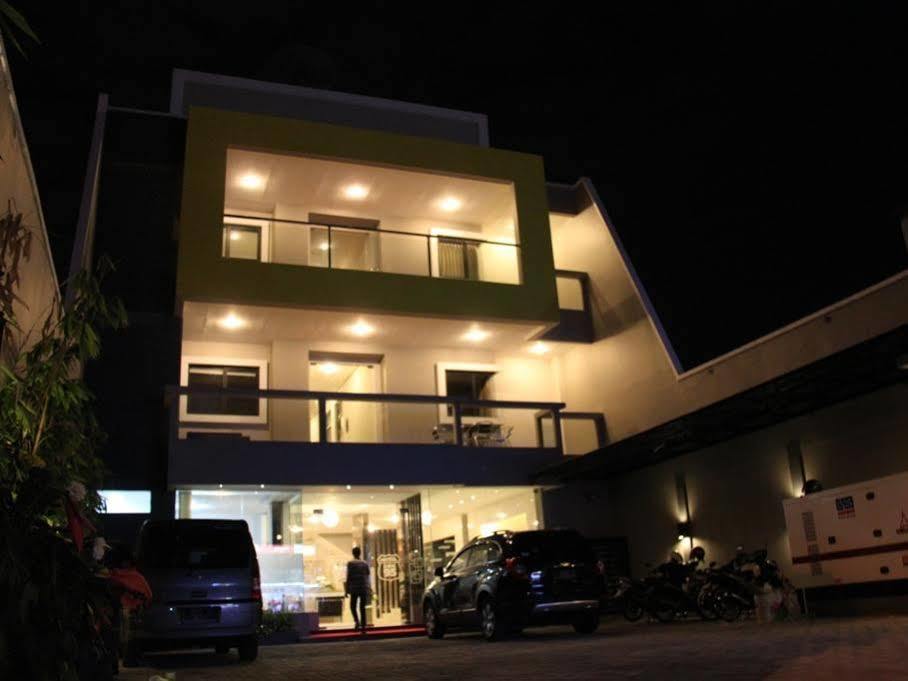 Swk 95 Hotel Surabaja Zewnętrze zdjęcie